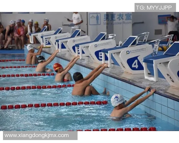 游泳比赛激烈角逐各项纪录刷新 金牌得主背后的训练与挑战 游泳比赛激烈角逐各项纪录刷新 金牌得主背后的训练与挑战